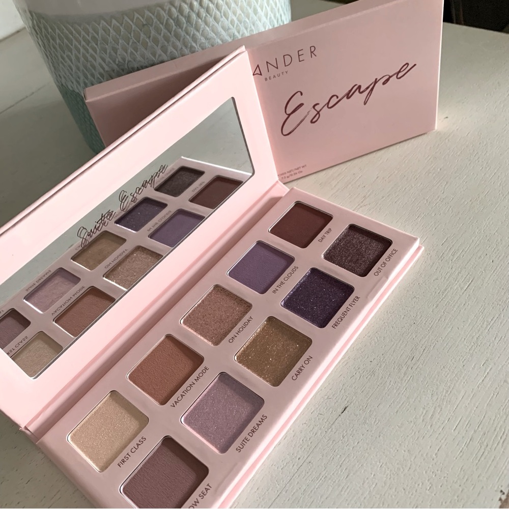 WANDER BEAUTY Suite Escape Palette